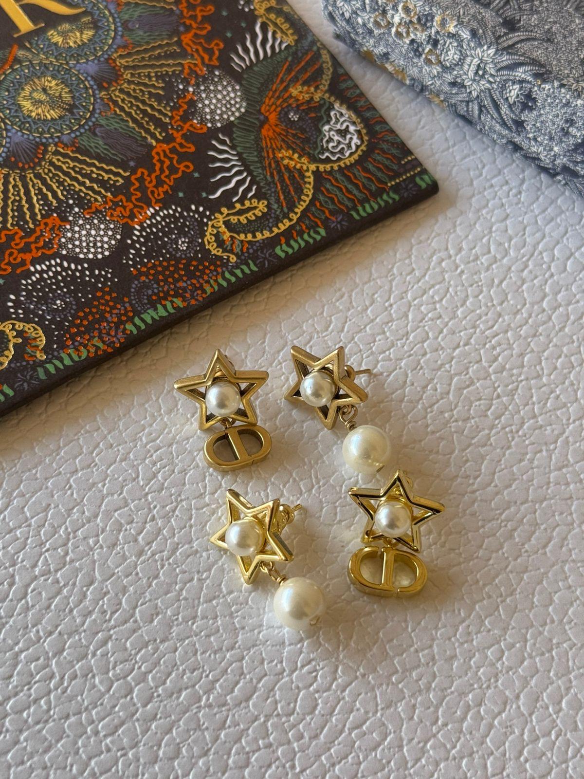 Di. Earring