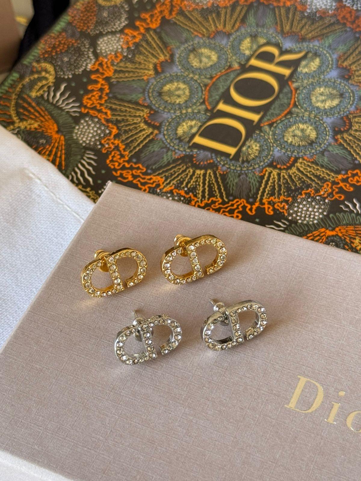 Di. Earring