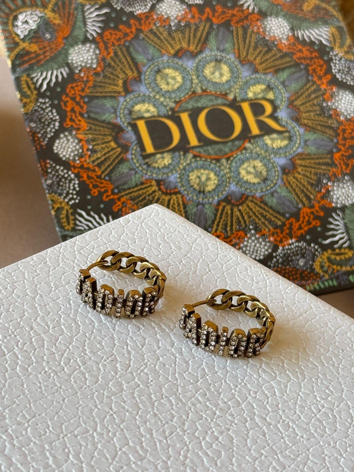 Di. Earring