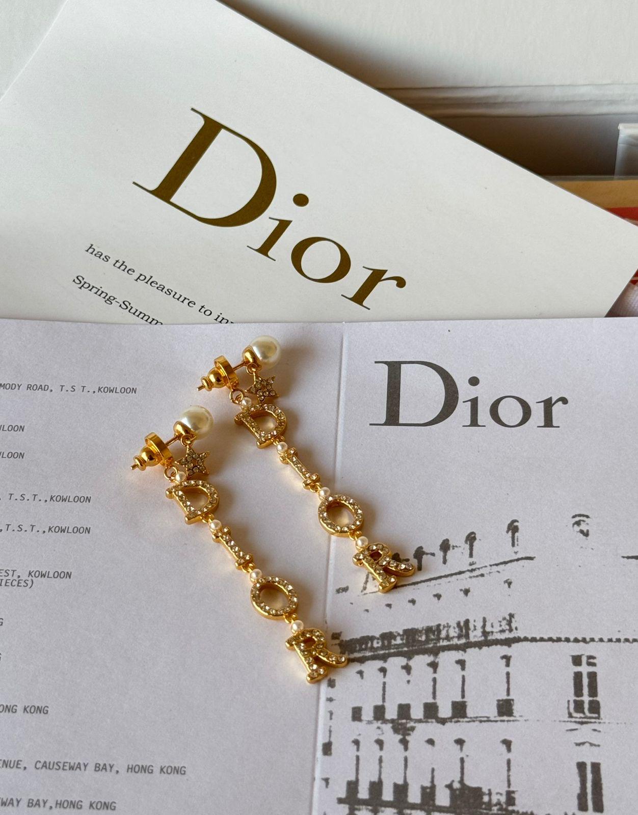 Di. Earring