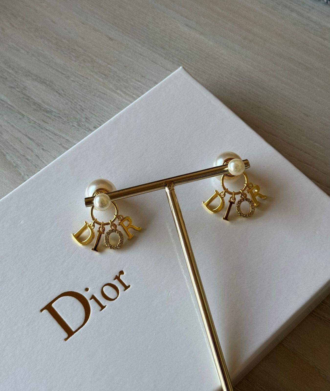 Di. Earring