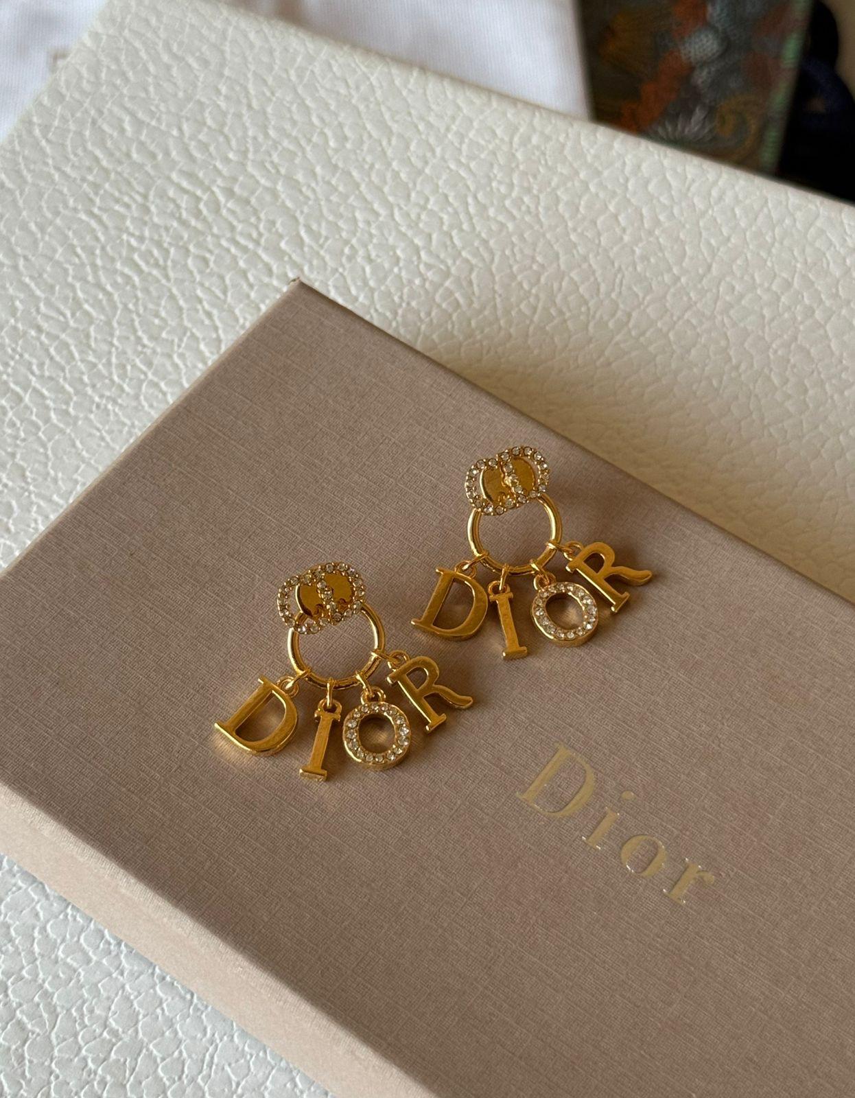 Di. Earring