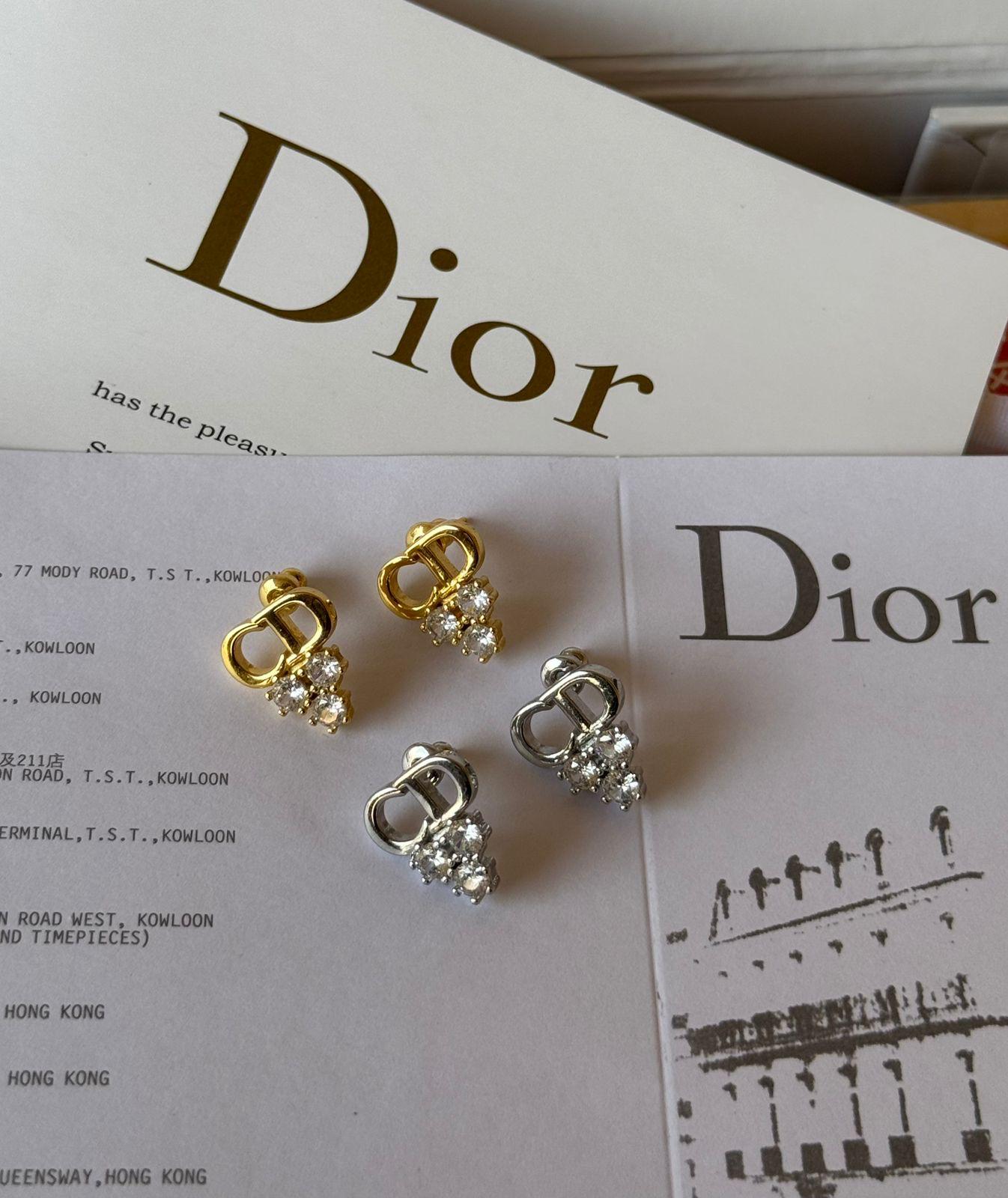 Di. Earring
