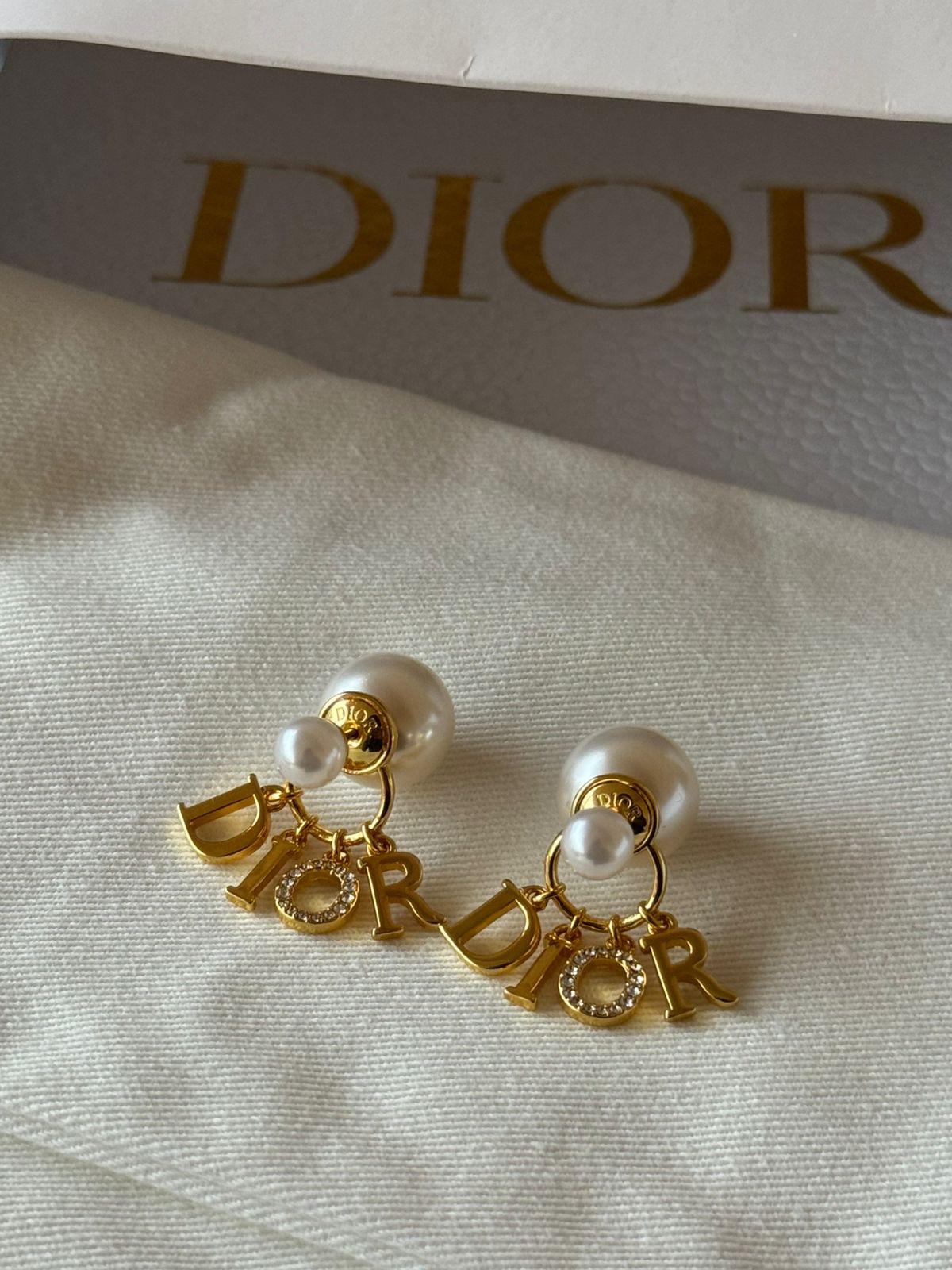 Di. Earring