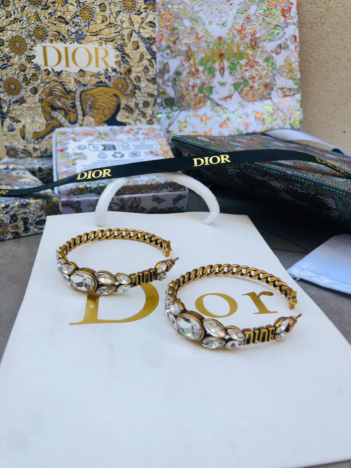 Di. Earring