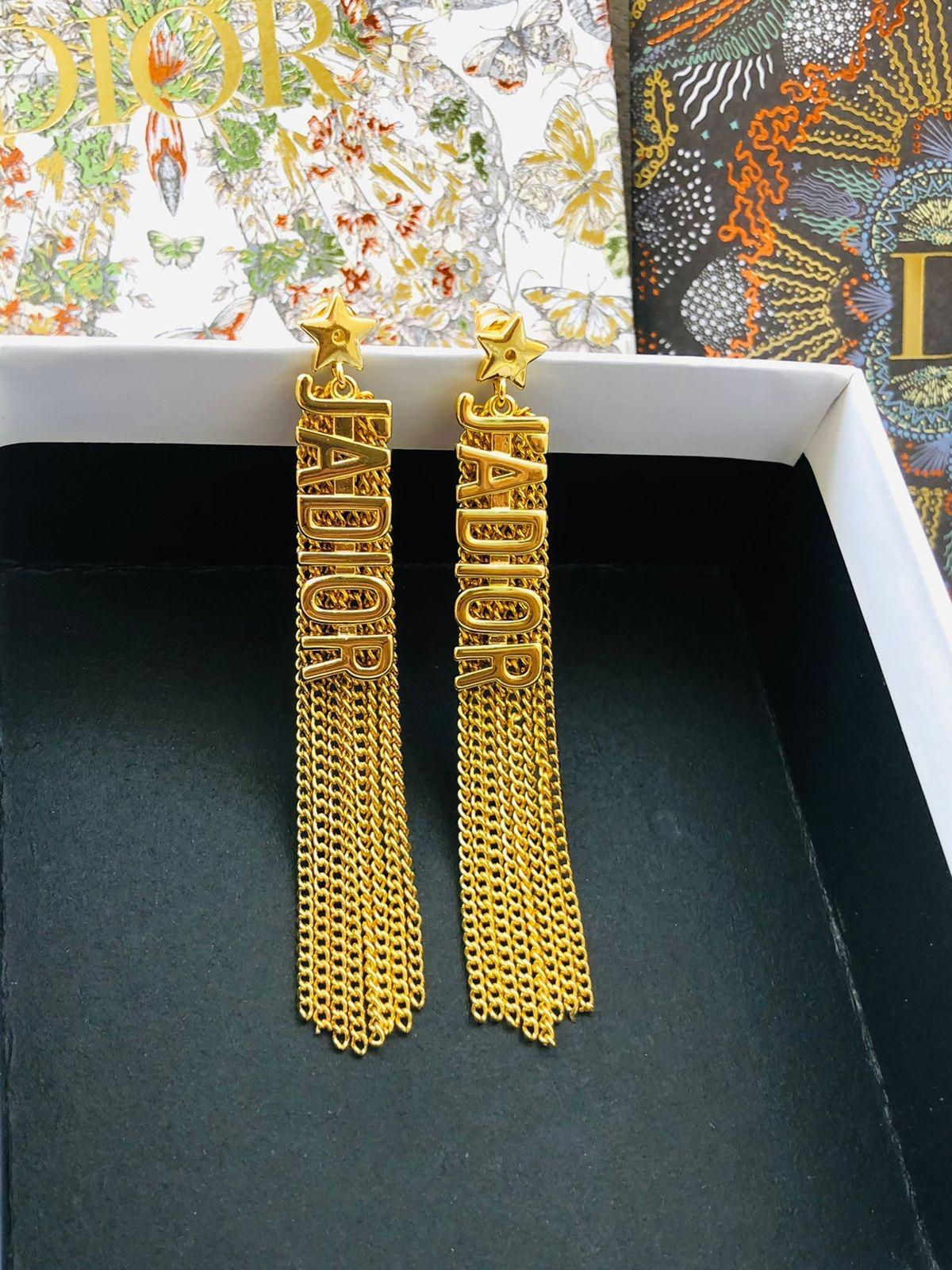 Di. Earring
