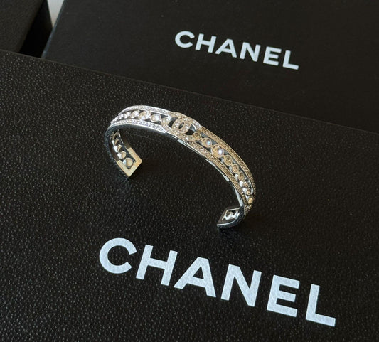 Ch. Bracelet