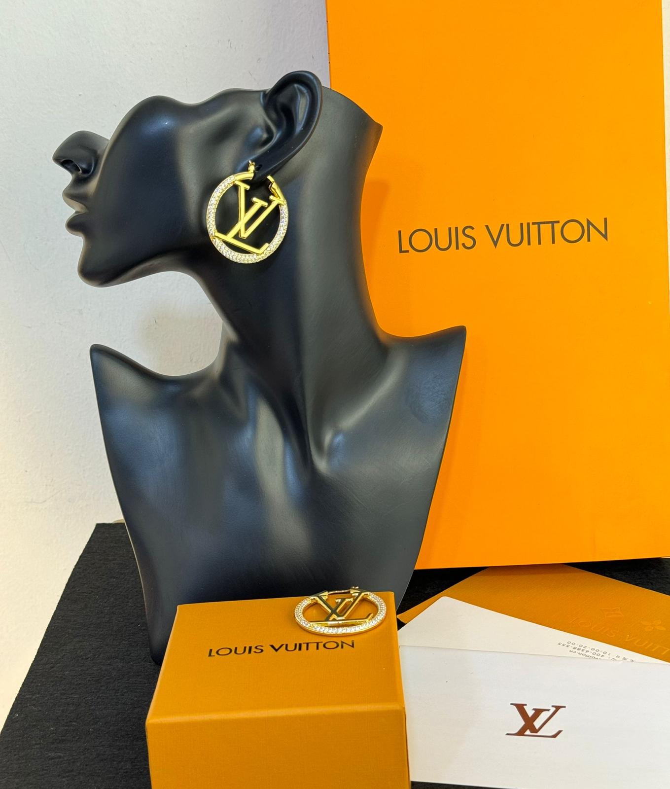 LV. Earring