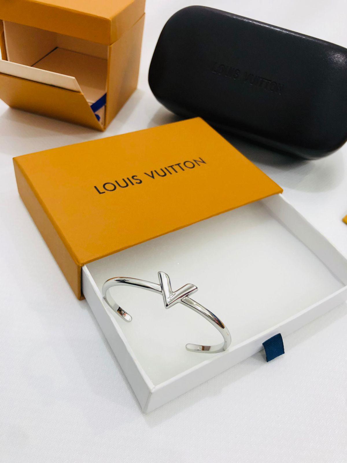 LV. Bracelet