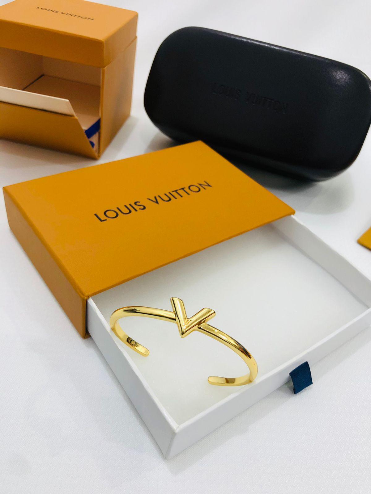LV. Bracelet