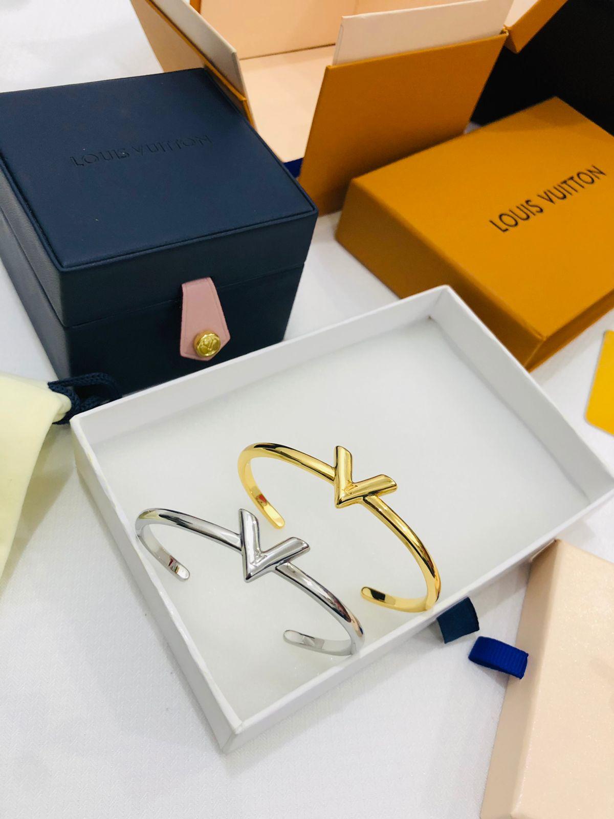 LV. Bracelet