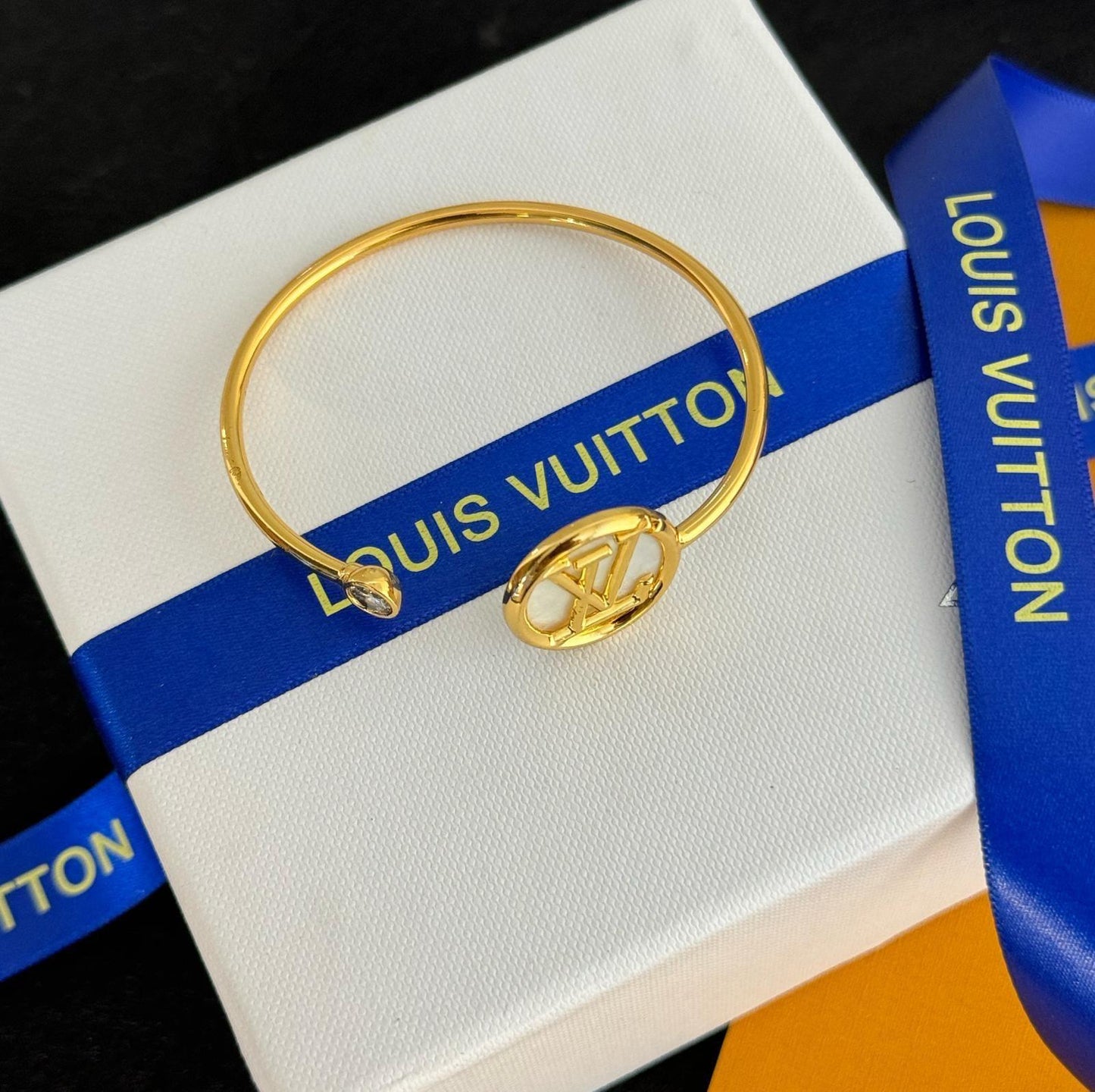 LV. Bracelet