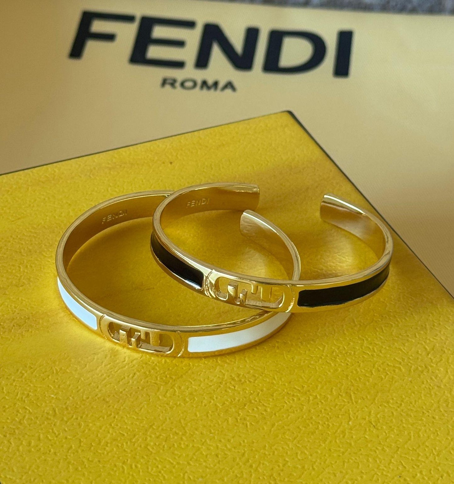 Fe. Bracelet