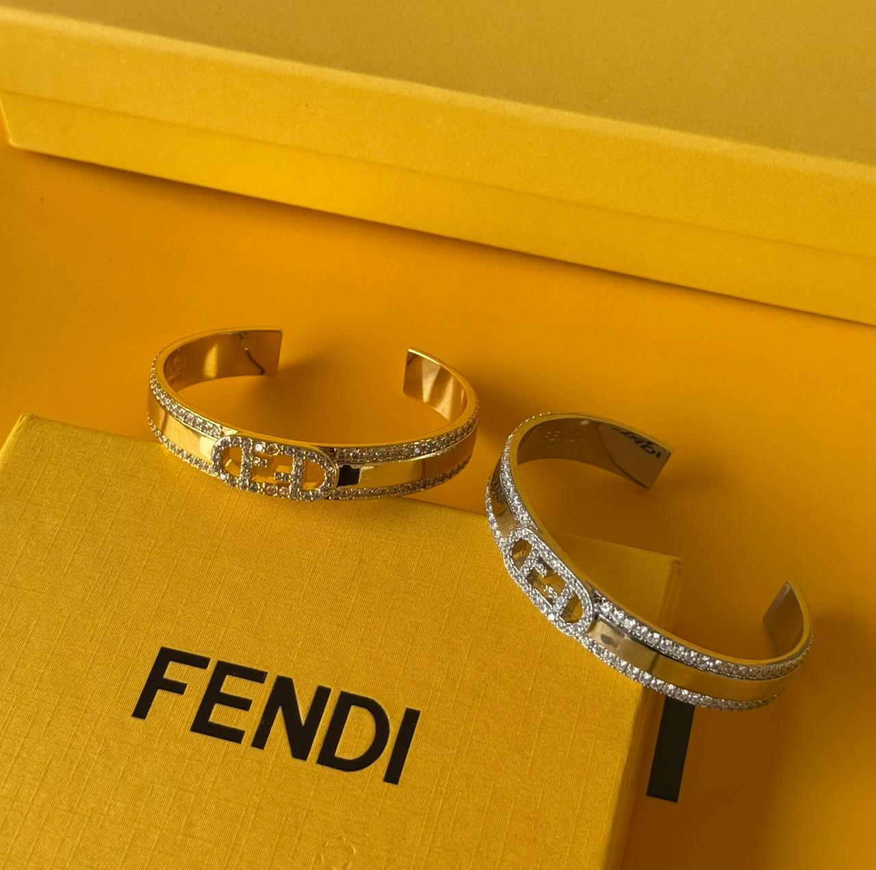 Fe. Bracelet