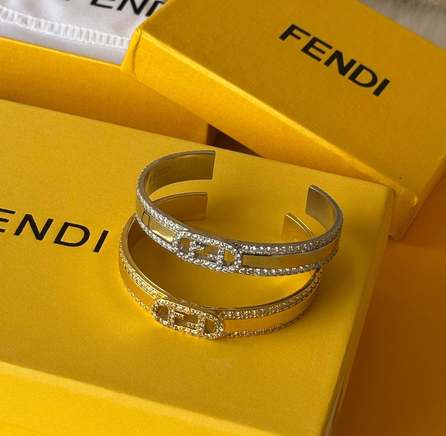 Fe. Bracelet