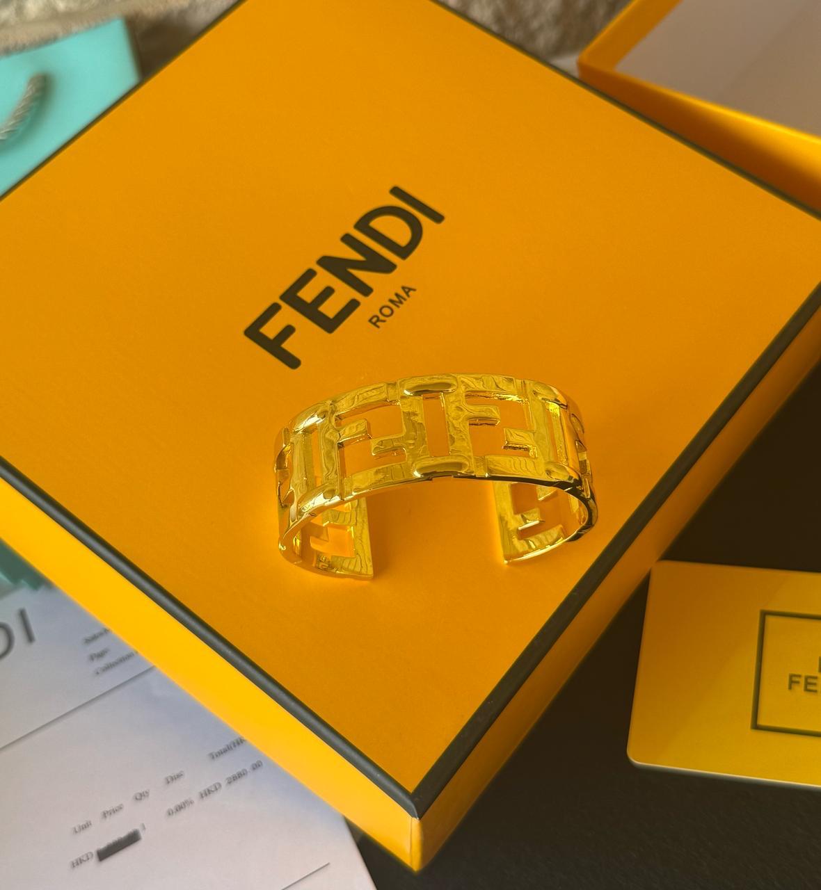 Fe. Bracelet