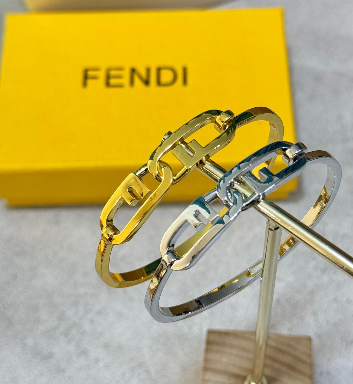 Fe. Bracelet