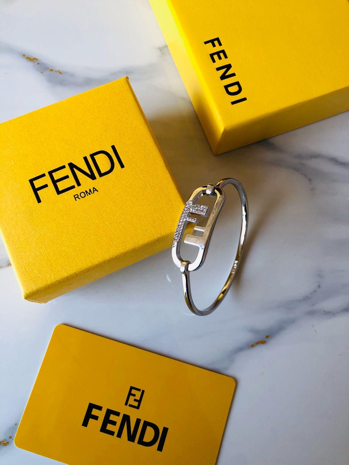 Fe. Bracelet
