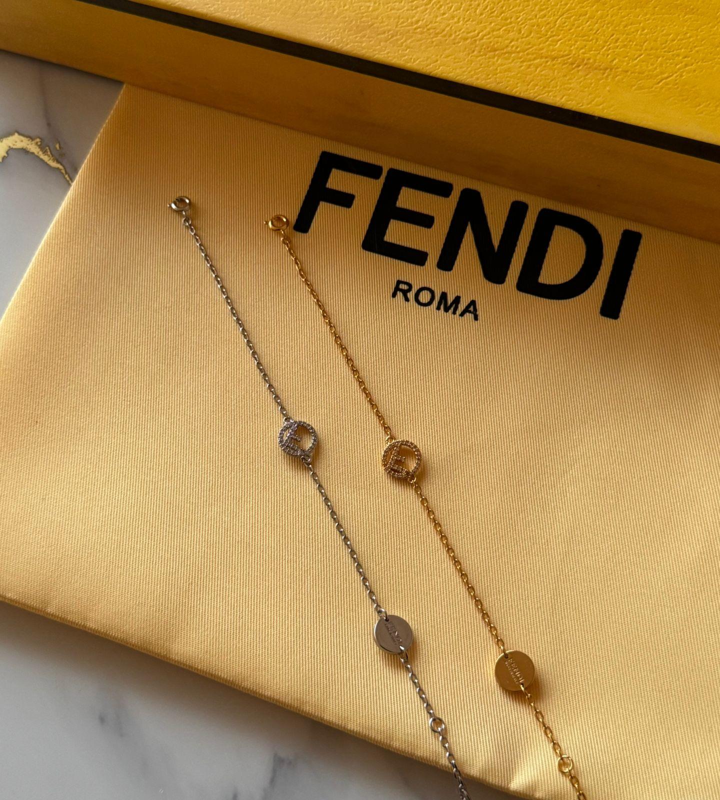 Fe. Bracelet