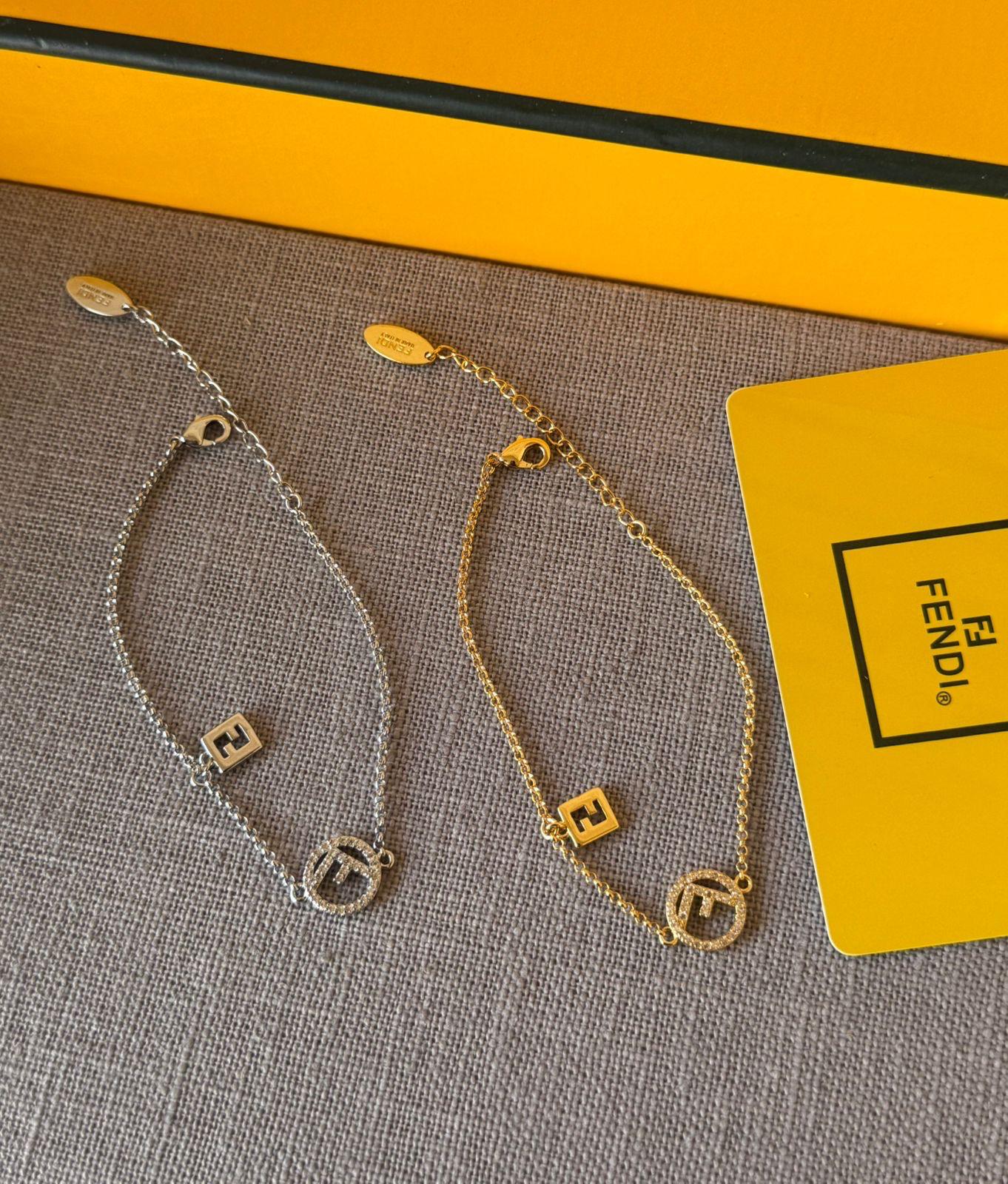 Fe. Bracelet