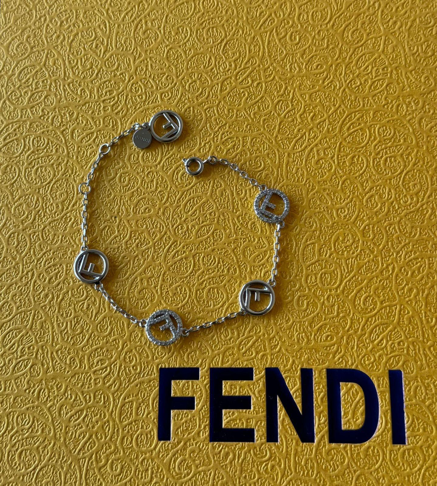 Fe. Bracelet