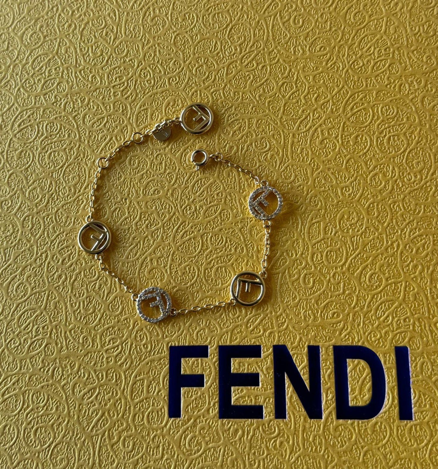 Fe. Bracelet