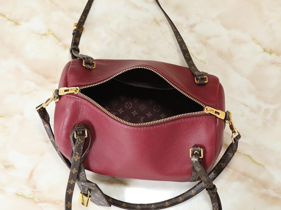 LV  speedy bag