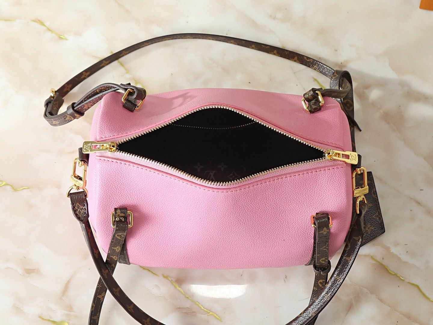 LV  speedy bag