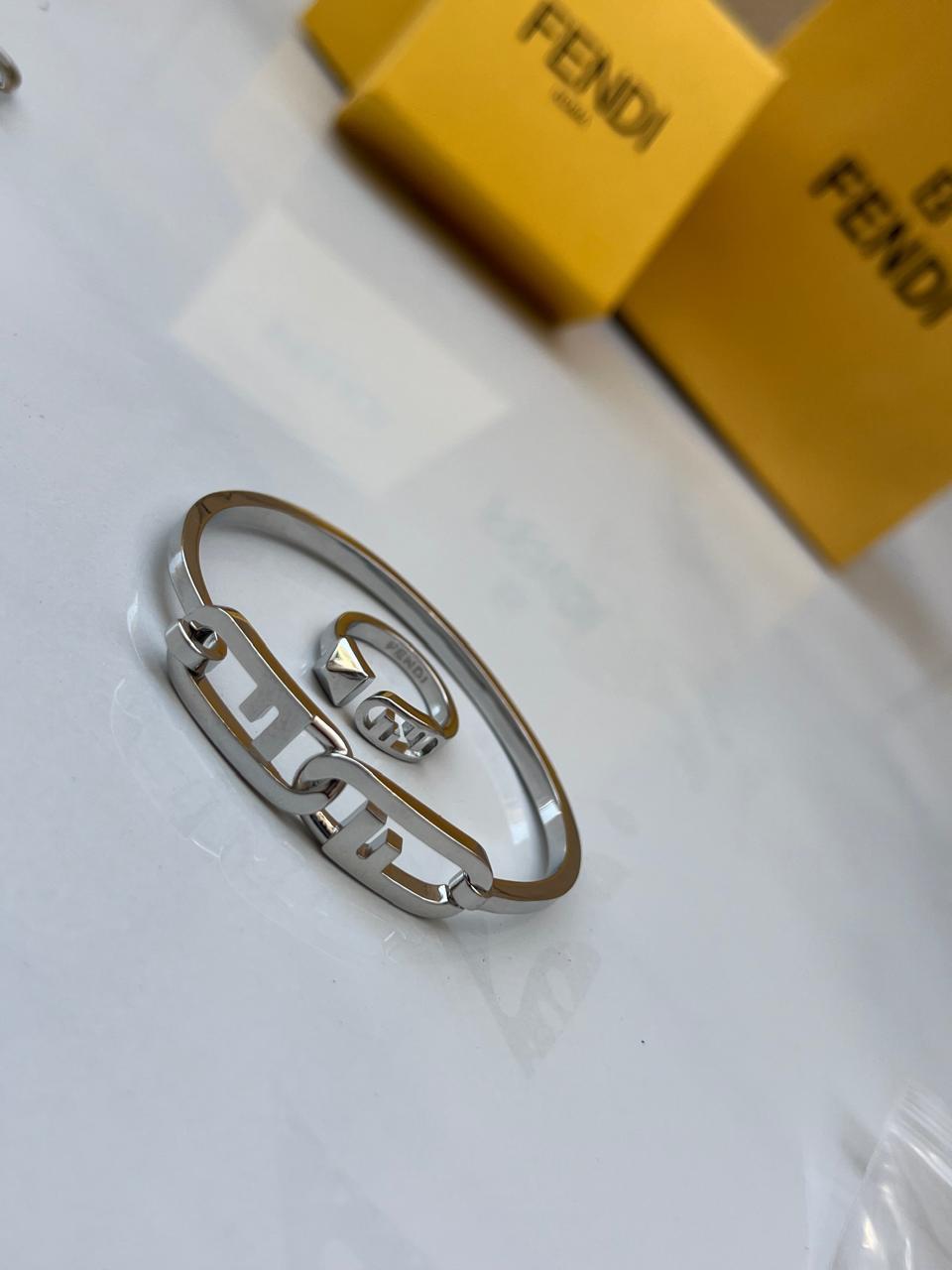 Fe.2 pcs set