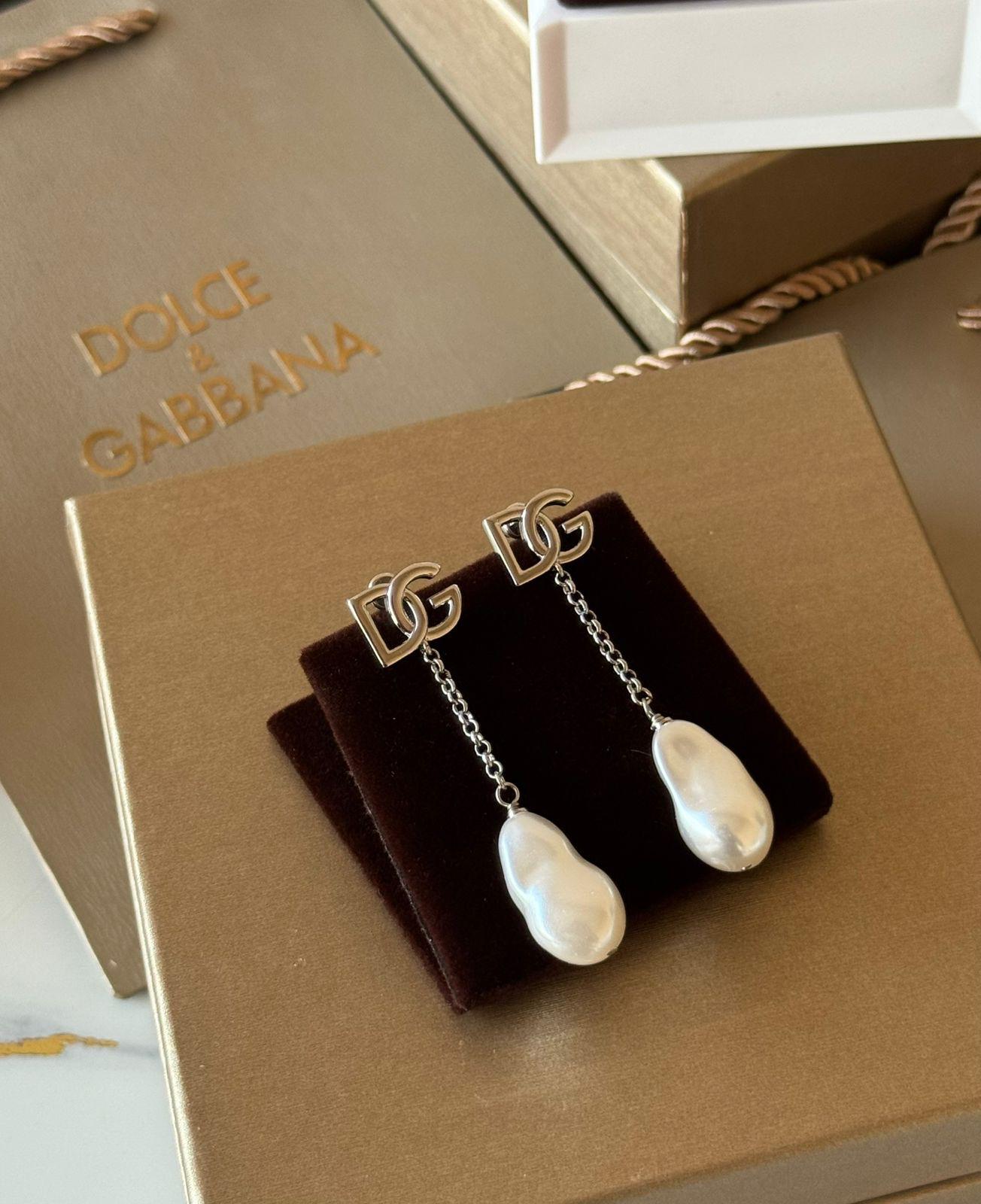 D&G earring