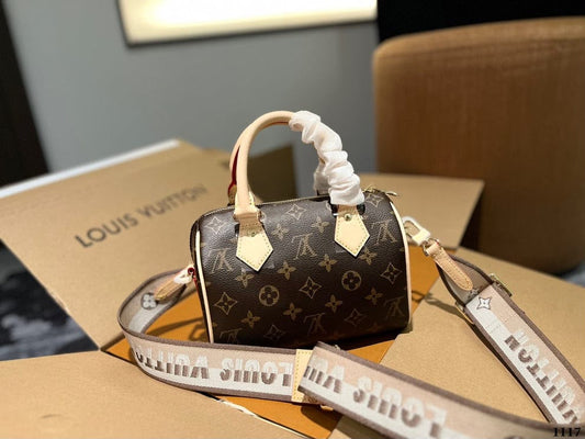 LV  speedy 20 bag