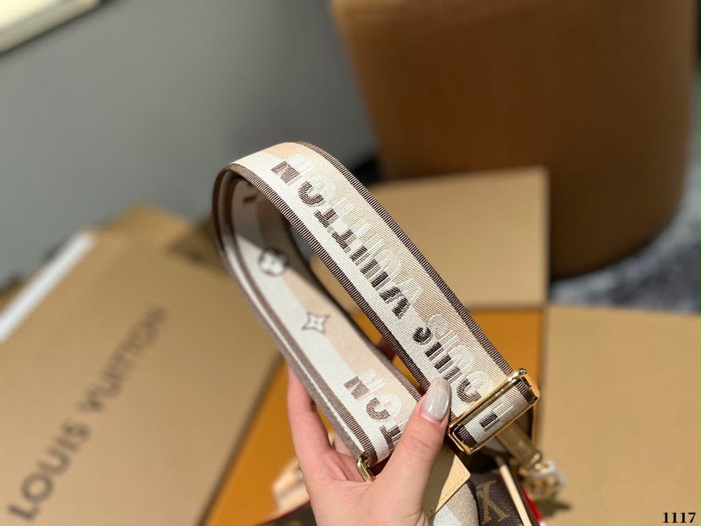 LV  speedy 20 bag
