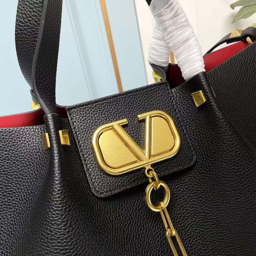 Va. Garavani bag