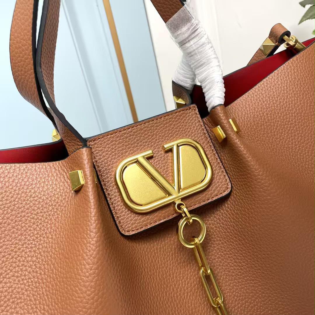 Va. Garavani bag