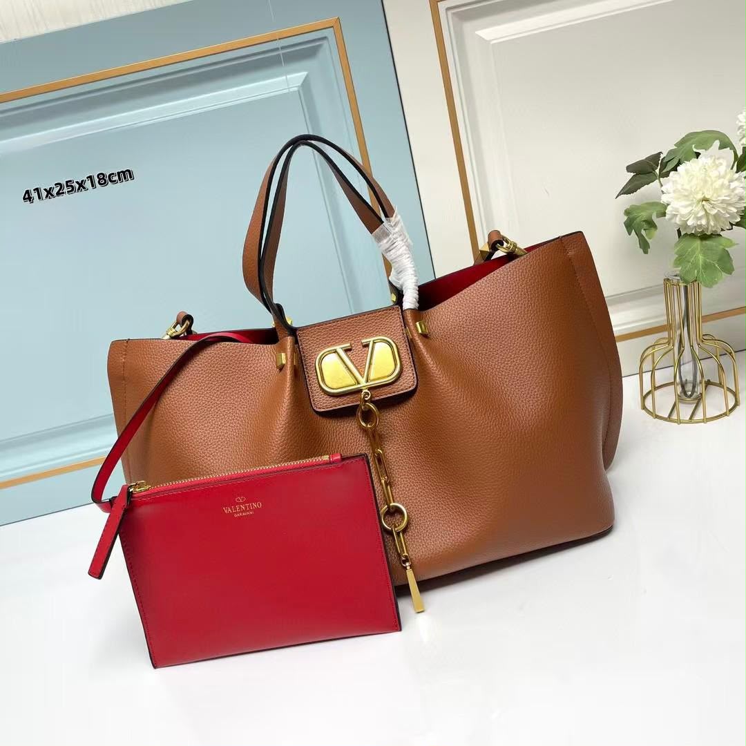 Va. Garavani bag