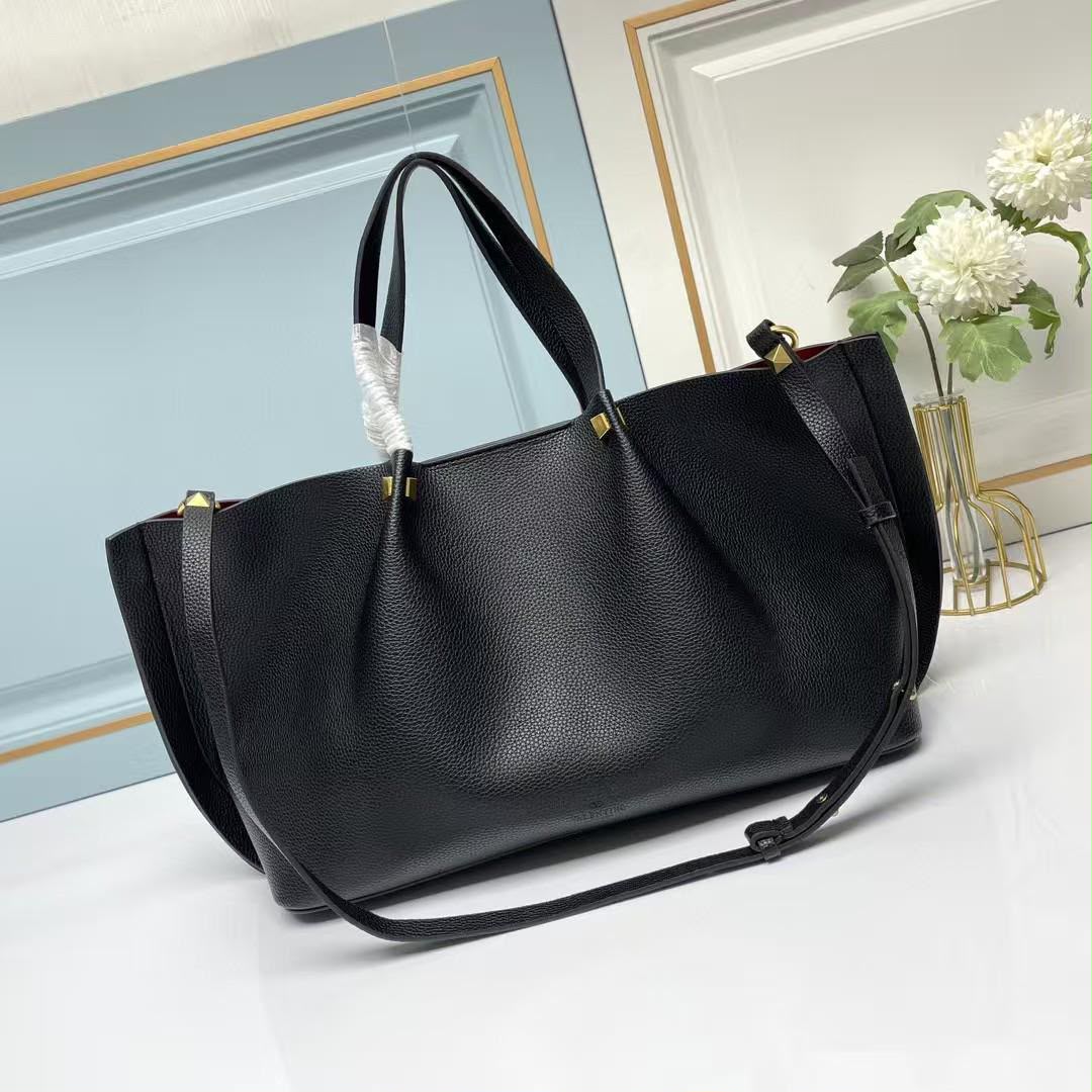 Va. Garavani bag