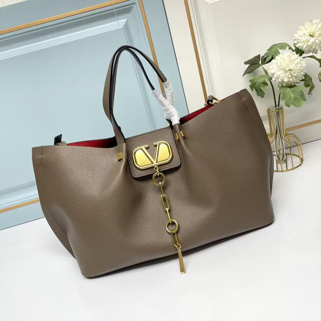 Va. Garavani bag