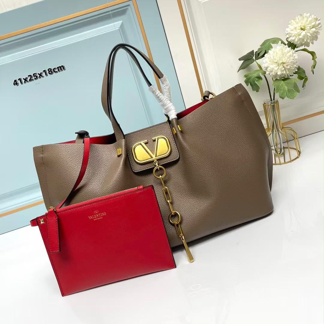 Va. Garavani bag