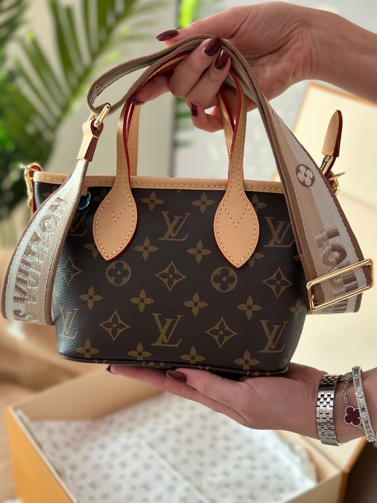 L.V Neverfull BB