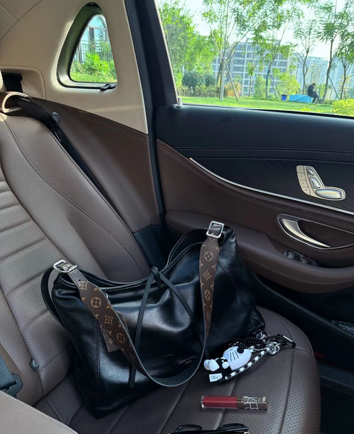 L.V Carryall bag
